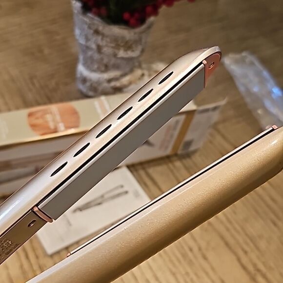 Infinit Pro 1in. Flat iron titanium ceramic - Picture 6 of 8